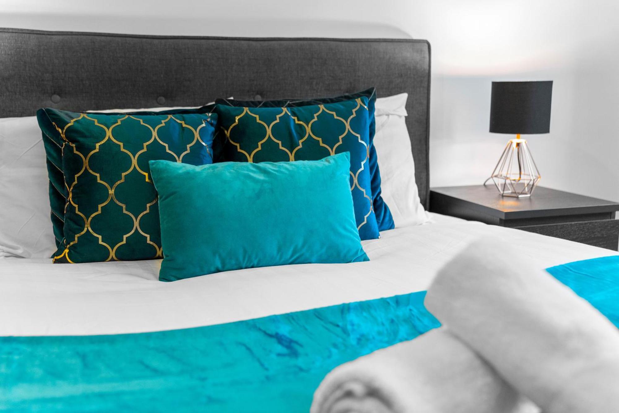 Apartment New Luxe - Secure Parking - Centre - Netflix - Wifi - Rated - 54m