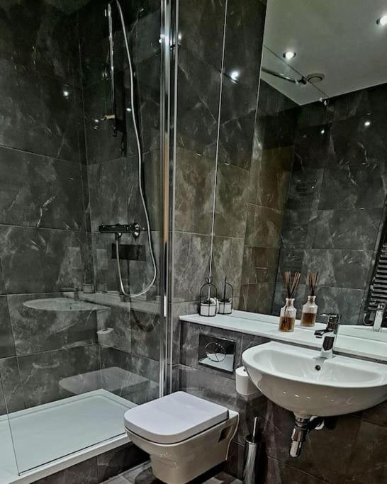 New Deluxe Centre 3 Bed Birmingham