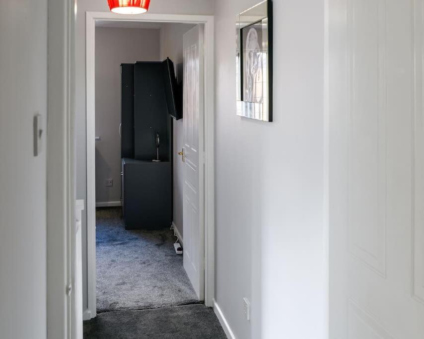 Stylish Two-bed House Sleep Up-to 6 *
