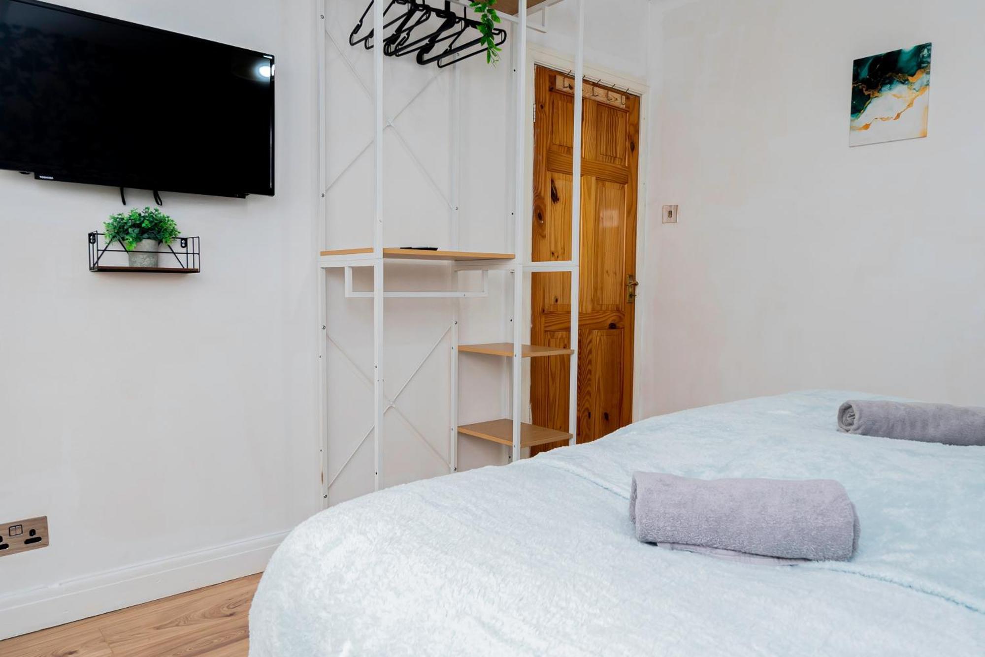 Charming House With Garden Apartment Birmingham