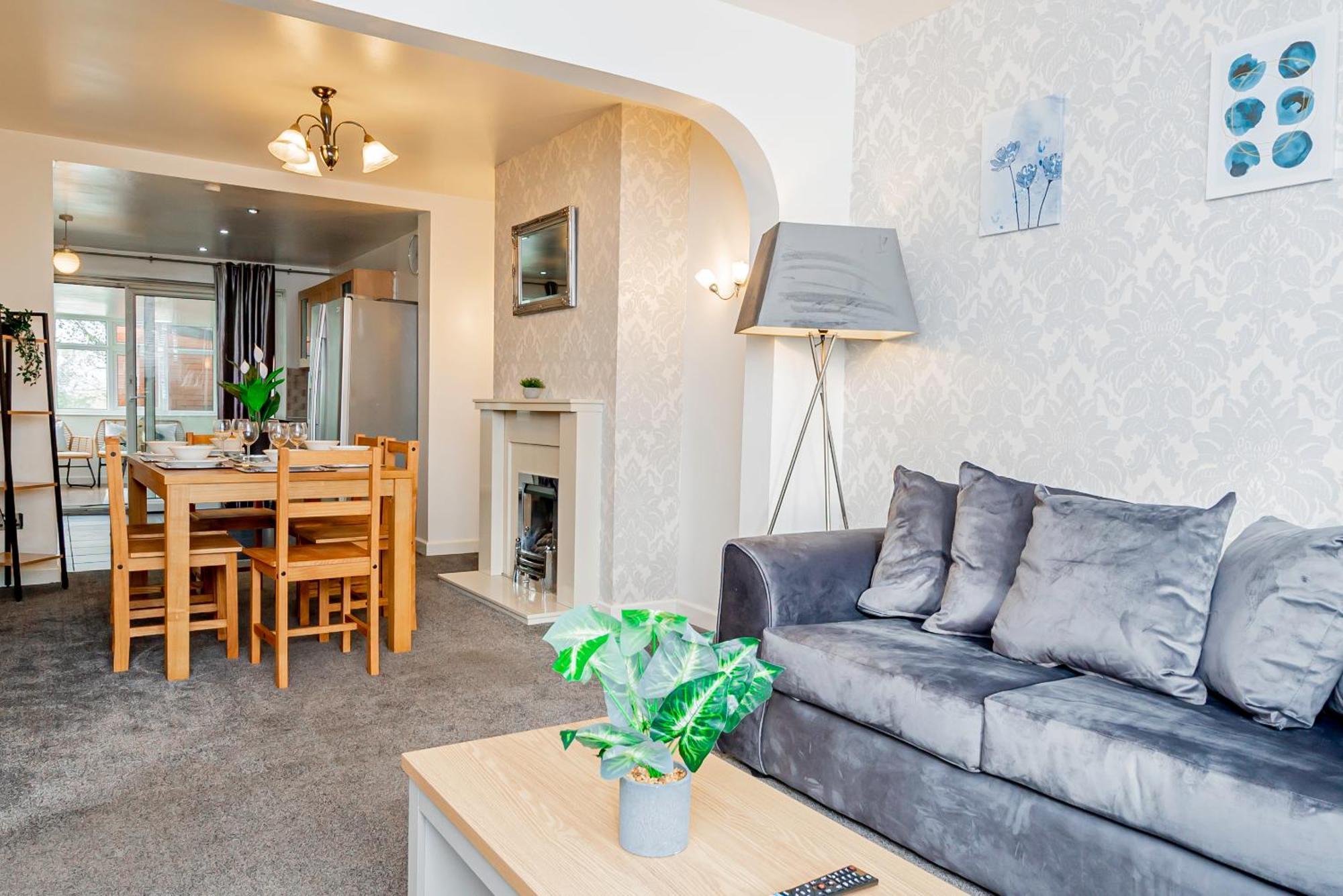 Charming House With Garden Apartment Birmingham