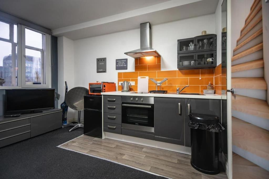 Favorite Studio Flat By Couple N Single Travellers Birmingham