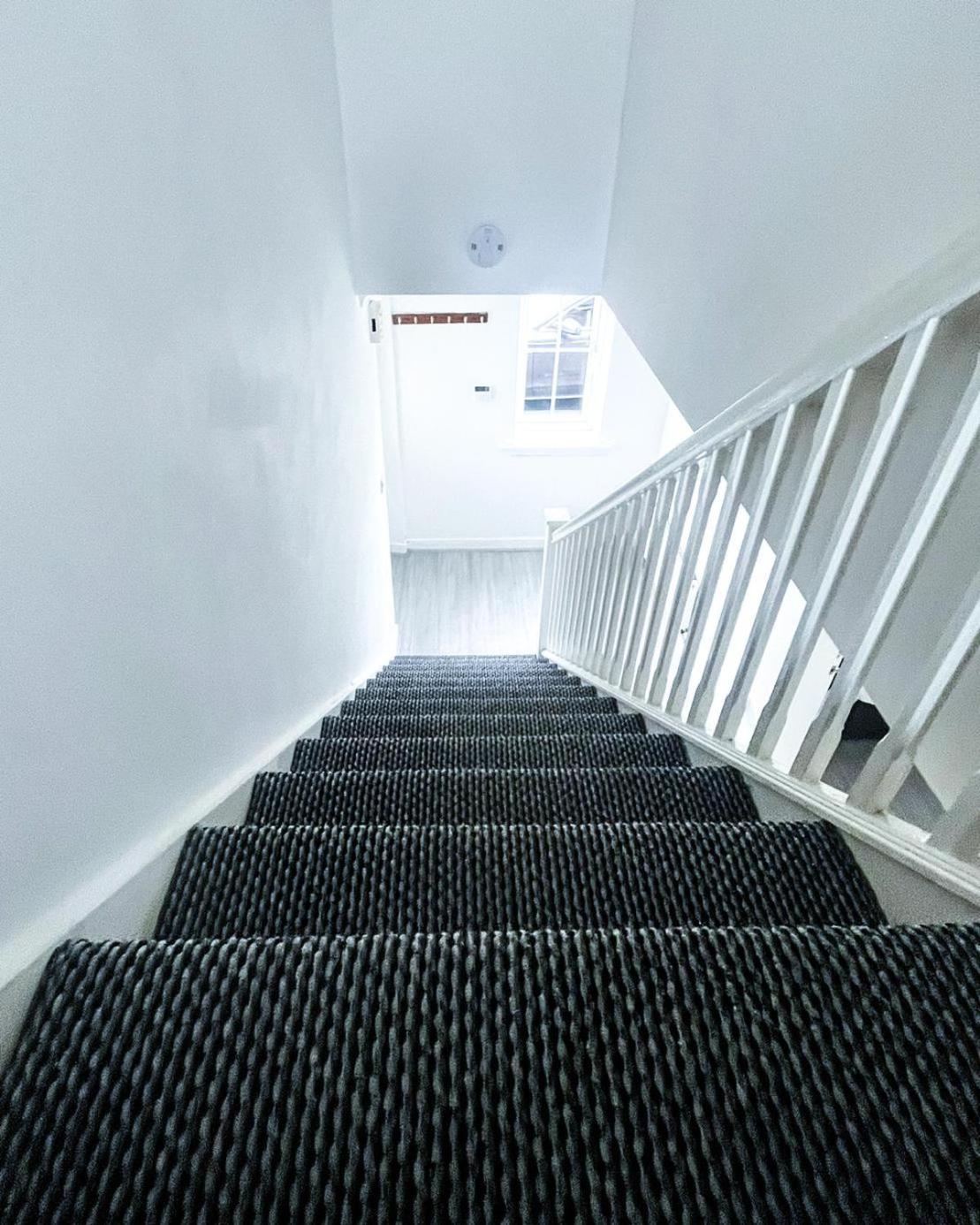 Spacious 6 Bedroom House Near Centre