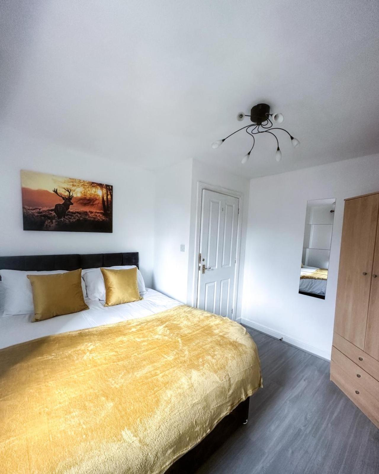 Apartment Spacious 6 Bedroom House Near Centre *