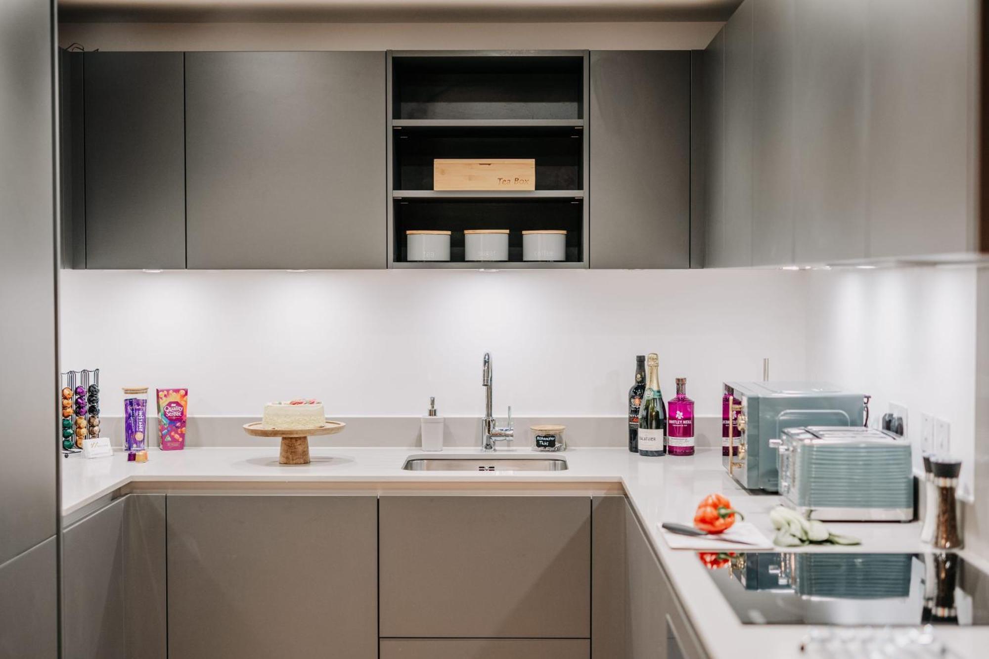 Restored Grade Ii Stunning Gem, Centre, Fast Wifi, Contractors, Family Birmingham