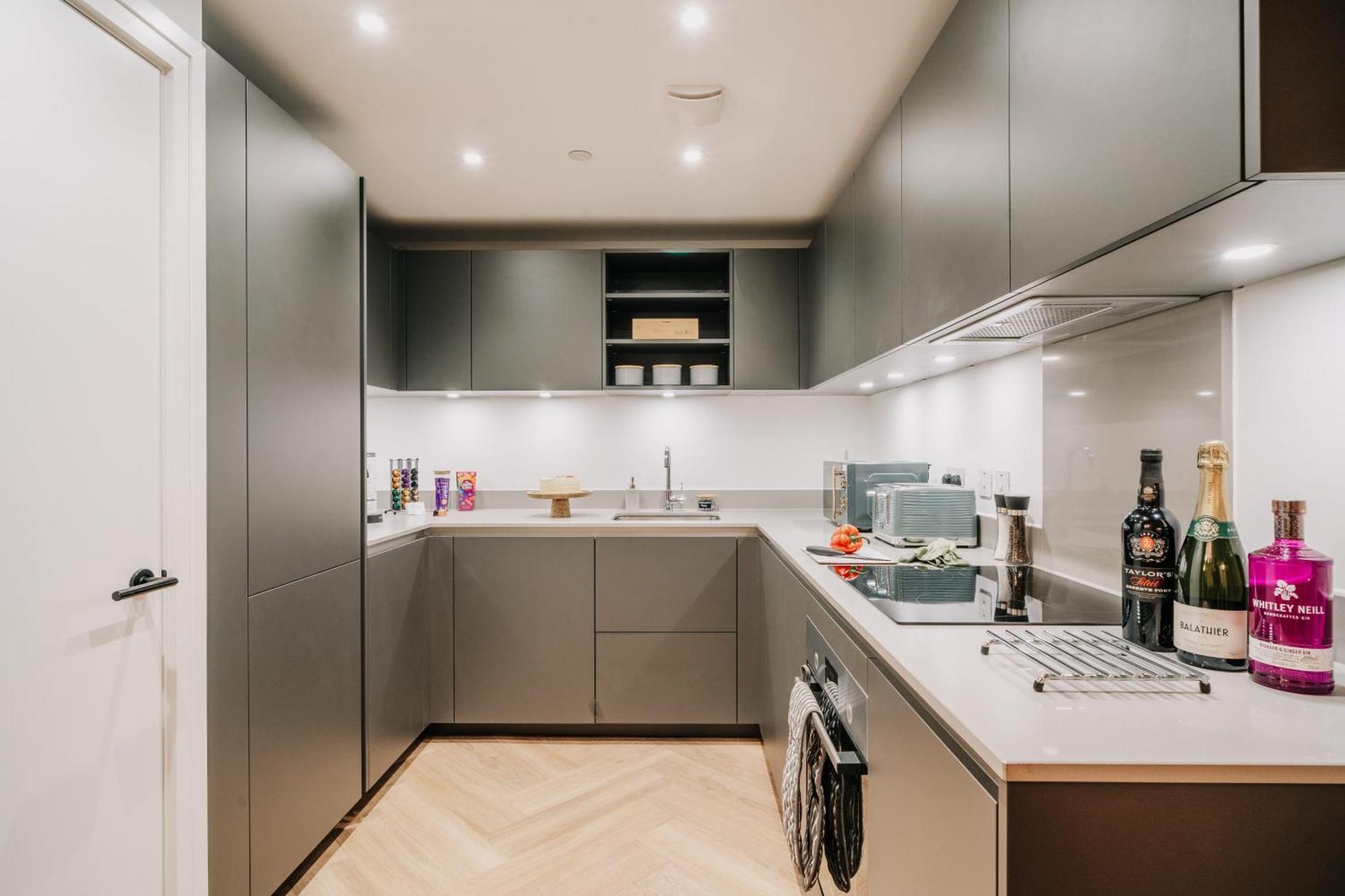 Restored Grade Ii Stunning Gem, Centre, Fast Wifi, Contractors, Family Apartment Birmingham
