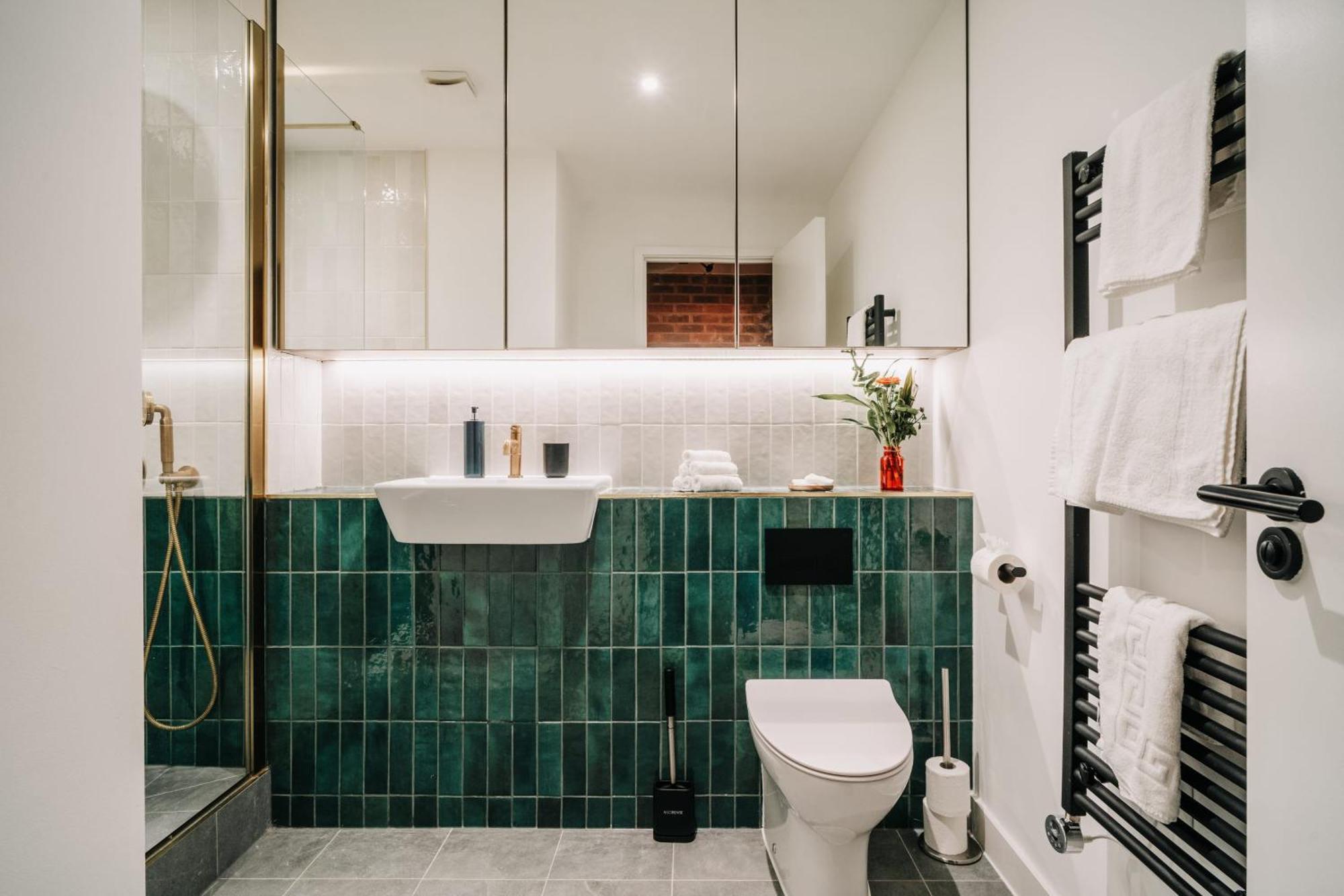 Restored Grade Ii Stunning Gem, Centre, Fast Wifi, Contractors, Family Birmingham