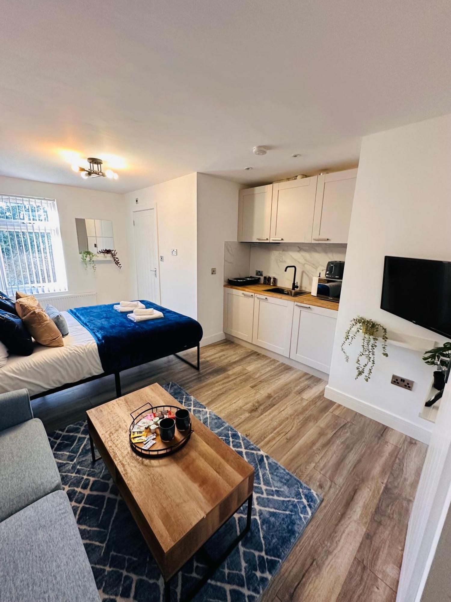 Guest house R4 - Luxury Studio Within A Shared House In Harborne Park Road - Birmingham