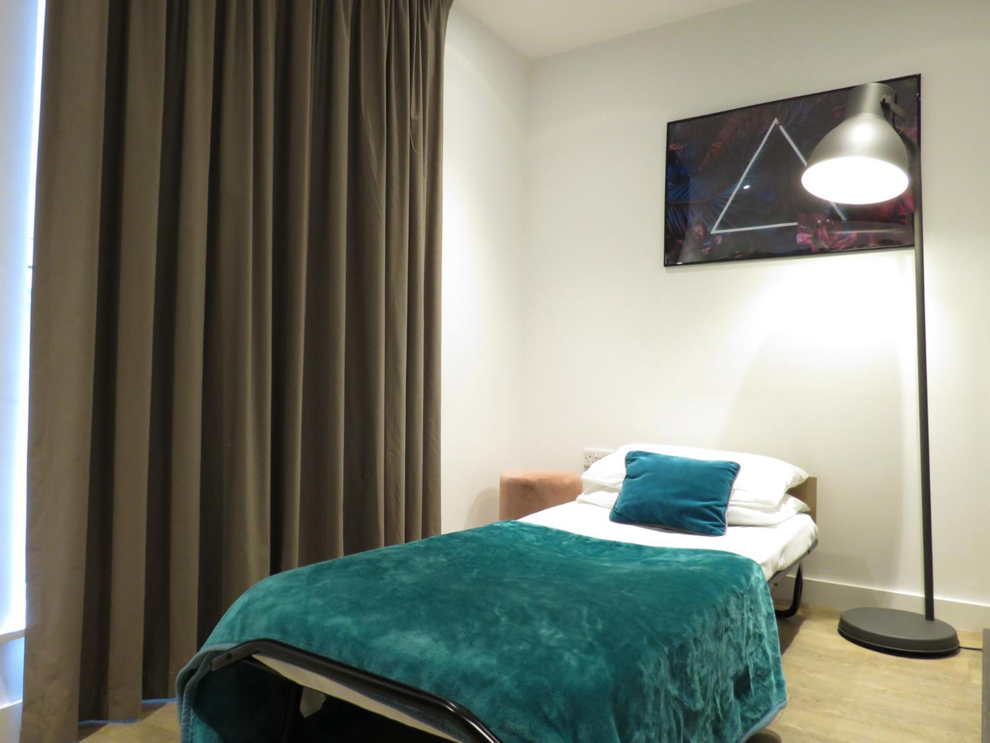 Tudors Esuites Private Garden And Netflix * Birmingham