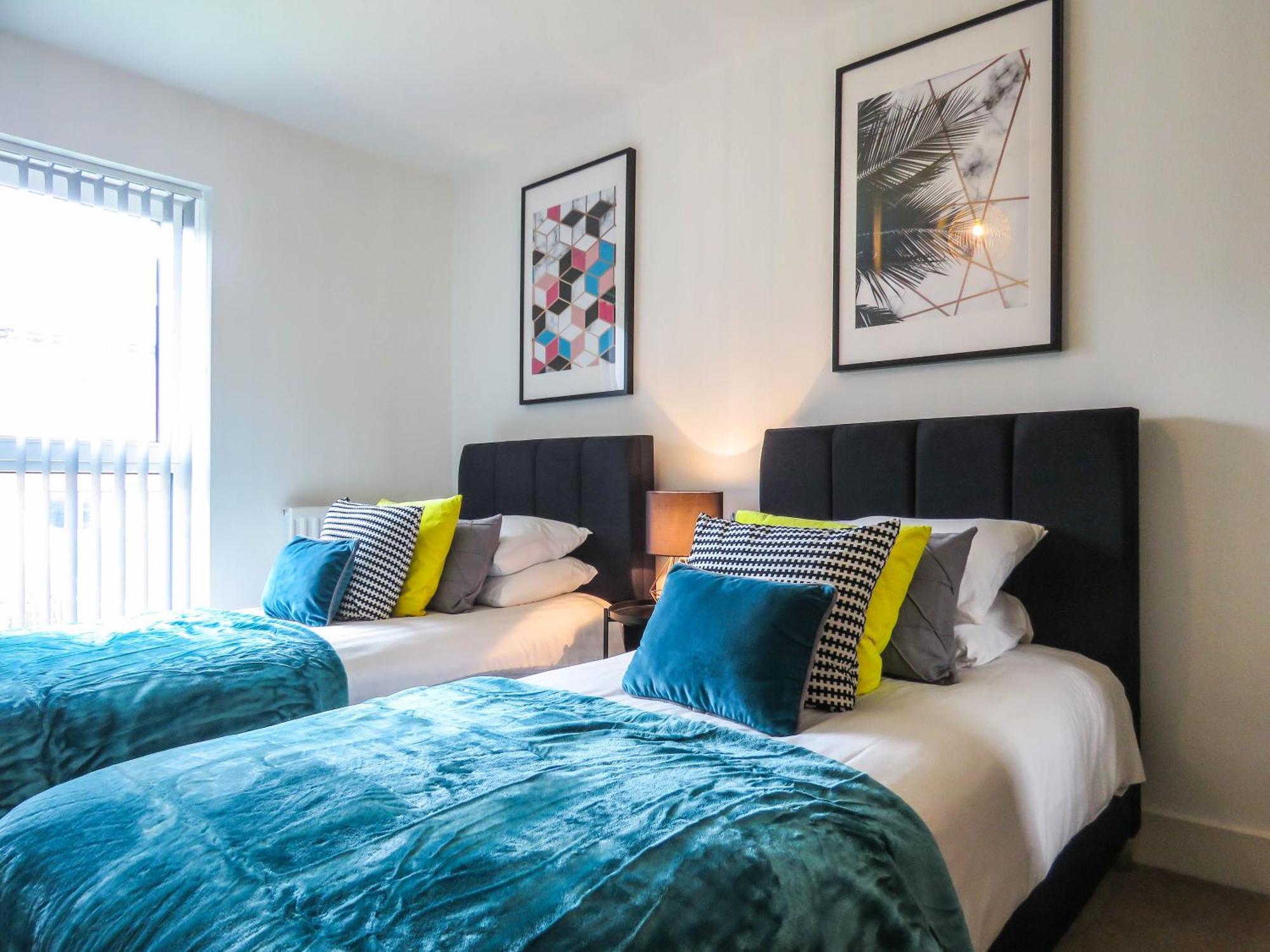 Tudors Esuites Private Garden And Netflix Apartment