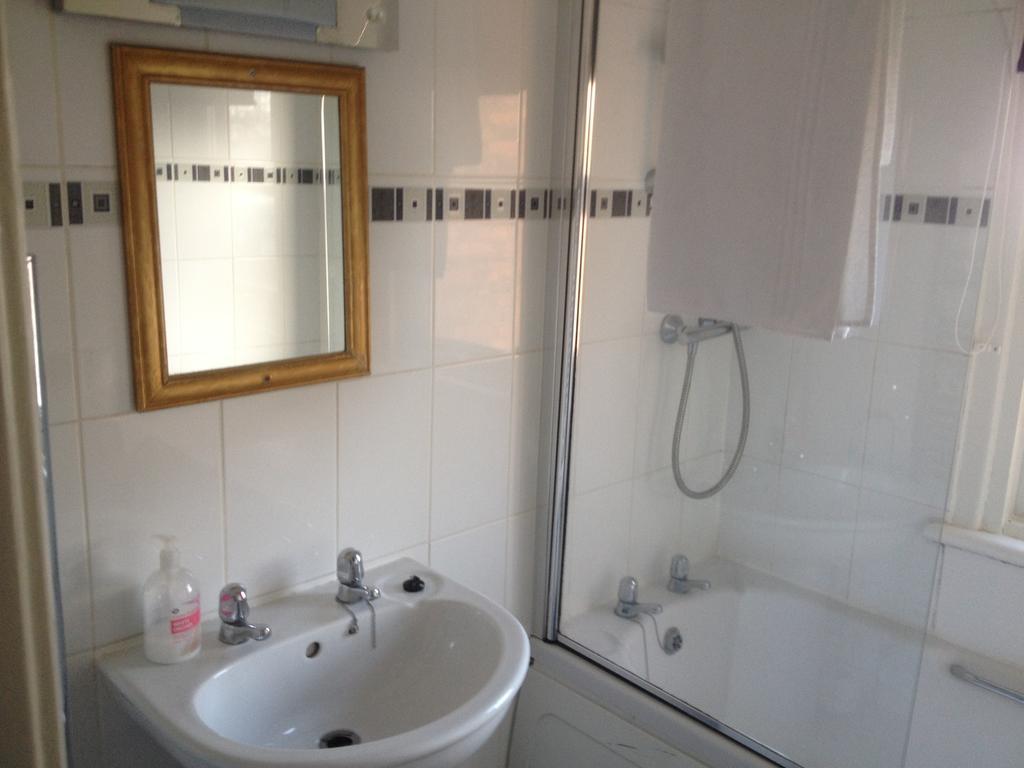 Shanahans B&B With Sports Bar Bed & Breakfast 3*