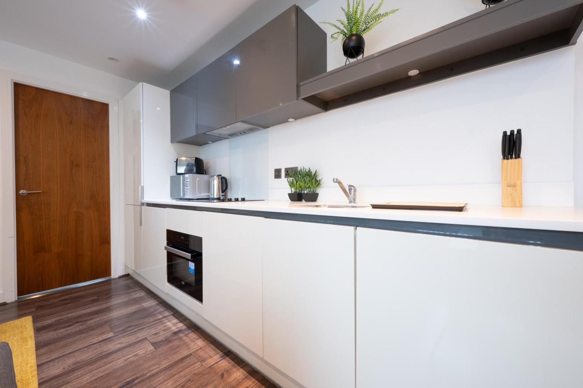 Modern 2-bed Erdington Apartment *