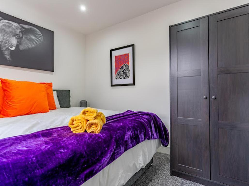 Warm Vibrant At The Very Close To Centre Apartment
