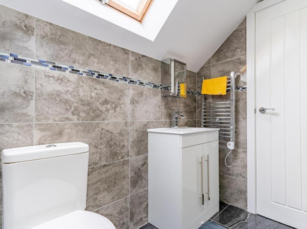 Warm Vibrant At The Very Close To Centre Apartment *