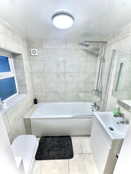Well Connected 4-bedroom House In