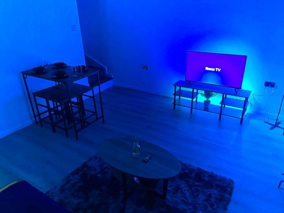 Well Connected 4-bedroom House In Apartment Birmingham