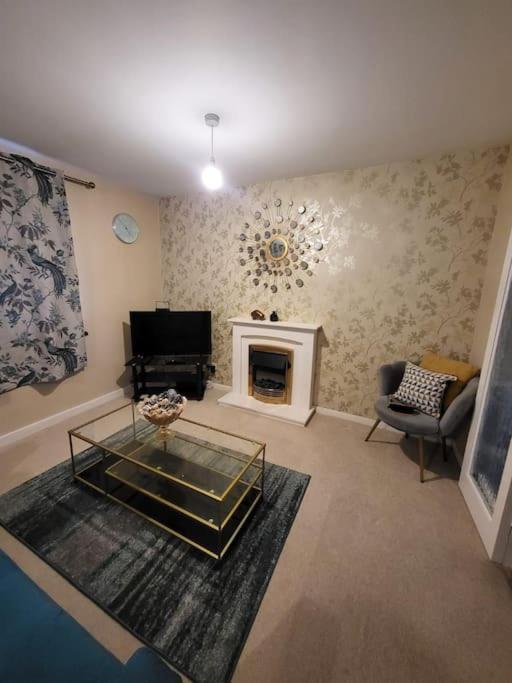 Apartment Lovely With Free Parking & Wi-fi