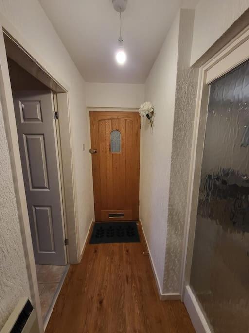 Lovely With Free Parking & Wi-fi Apartment *