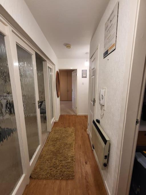 Lovely With Free Parking & Wi-fi Apartment *