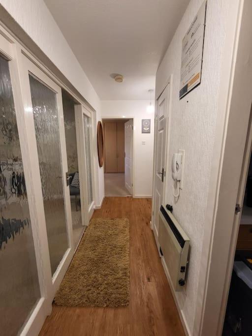 Lovely With Free Parking & Wi-fi Apartment *