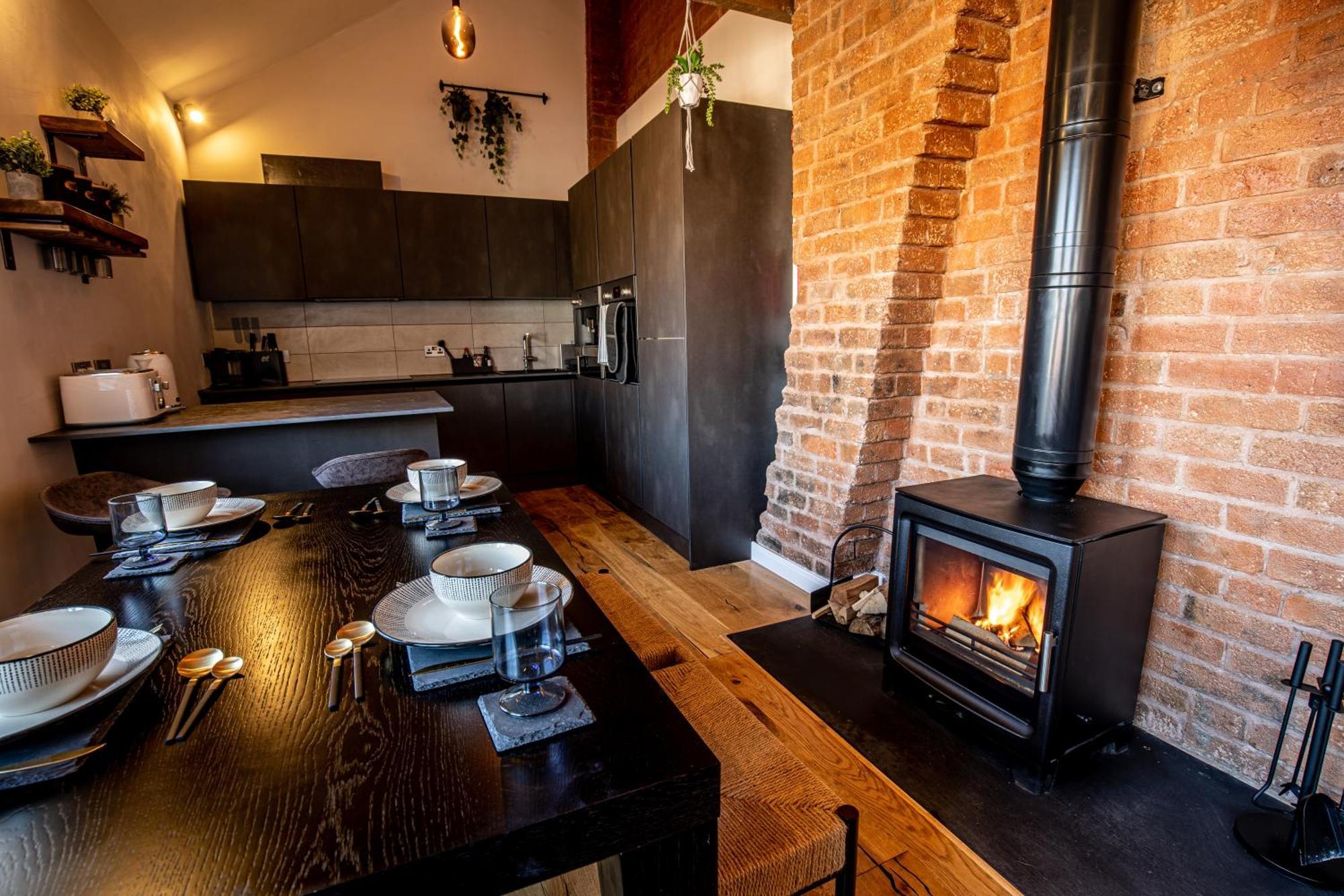 Vip 3br Grade2 Luxurious Industrial House With Wood Fire, Electric Blinds And Big Cast Iron Windows In The Heart Of The Jq Birmingham
