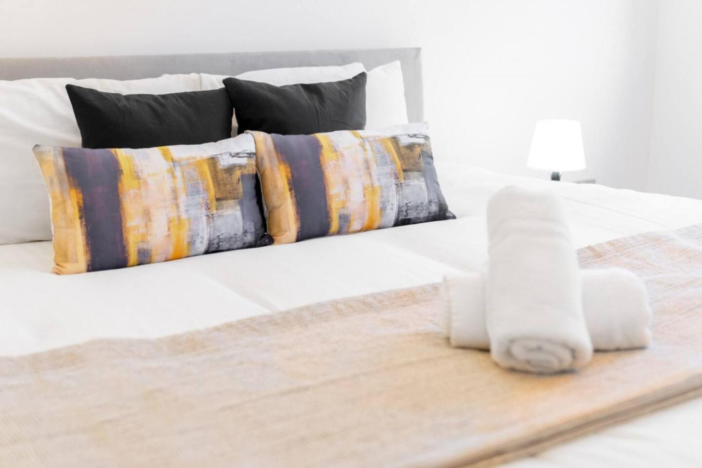 Apartment Loft Style - Near Centre - Smart Tv- Wifi - Parking - Rated - 3nt