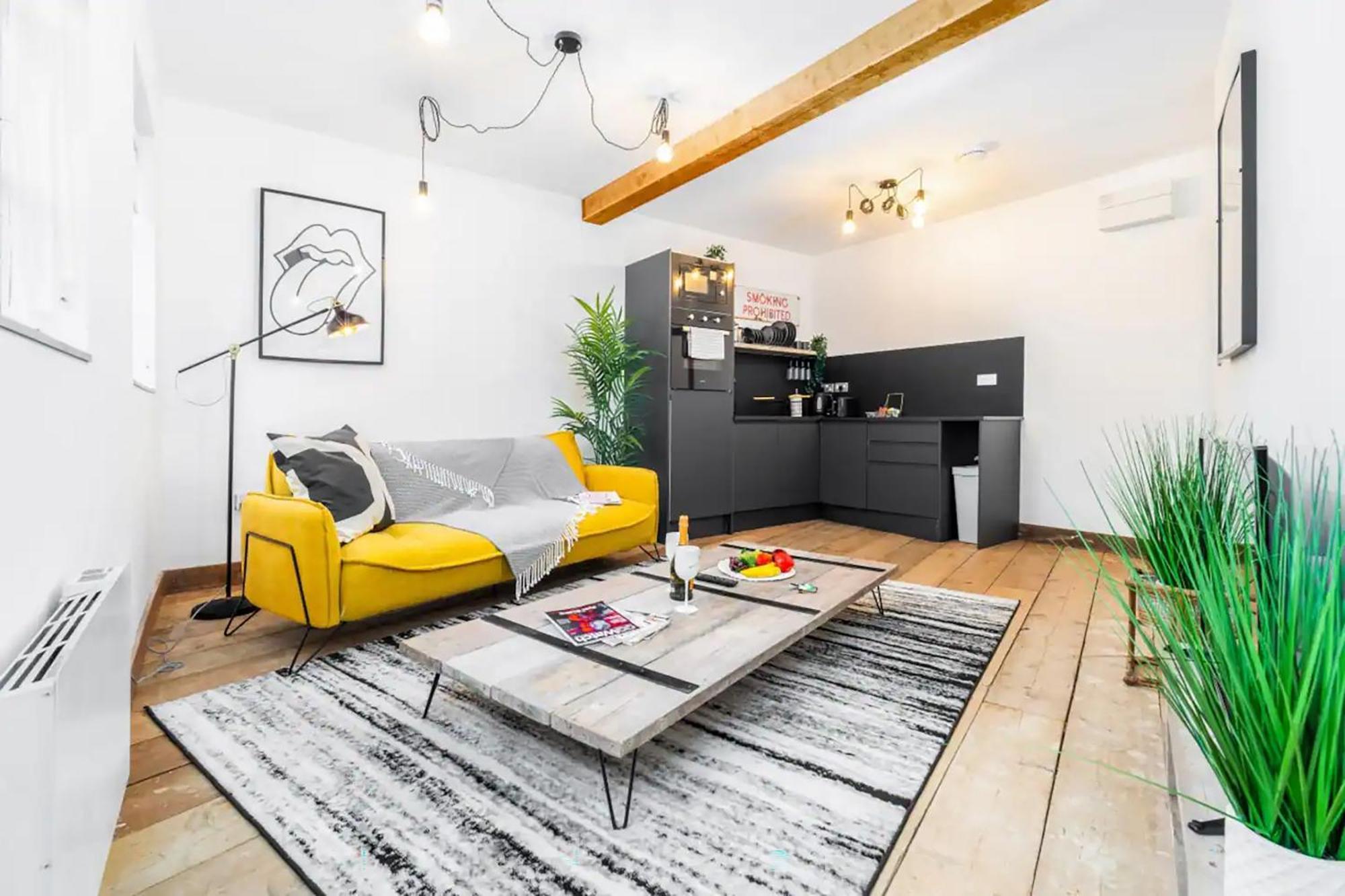 Loft - Near Centre - Smart Tv- Wifi - Netfix - Parking - Rated - 2nt Apartment