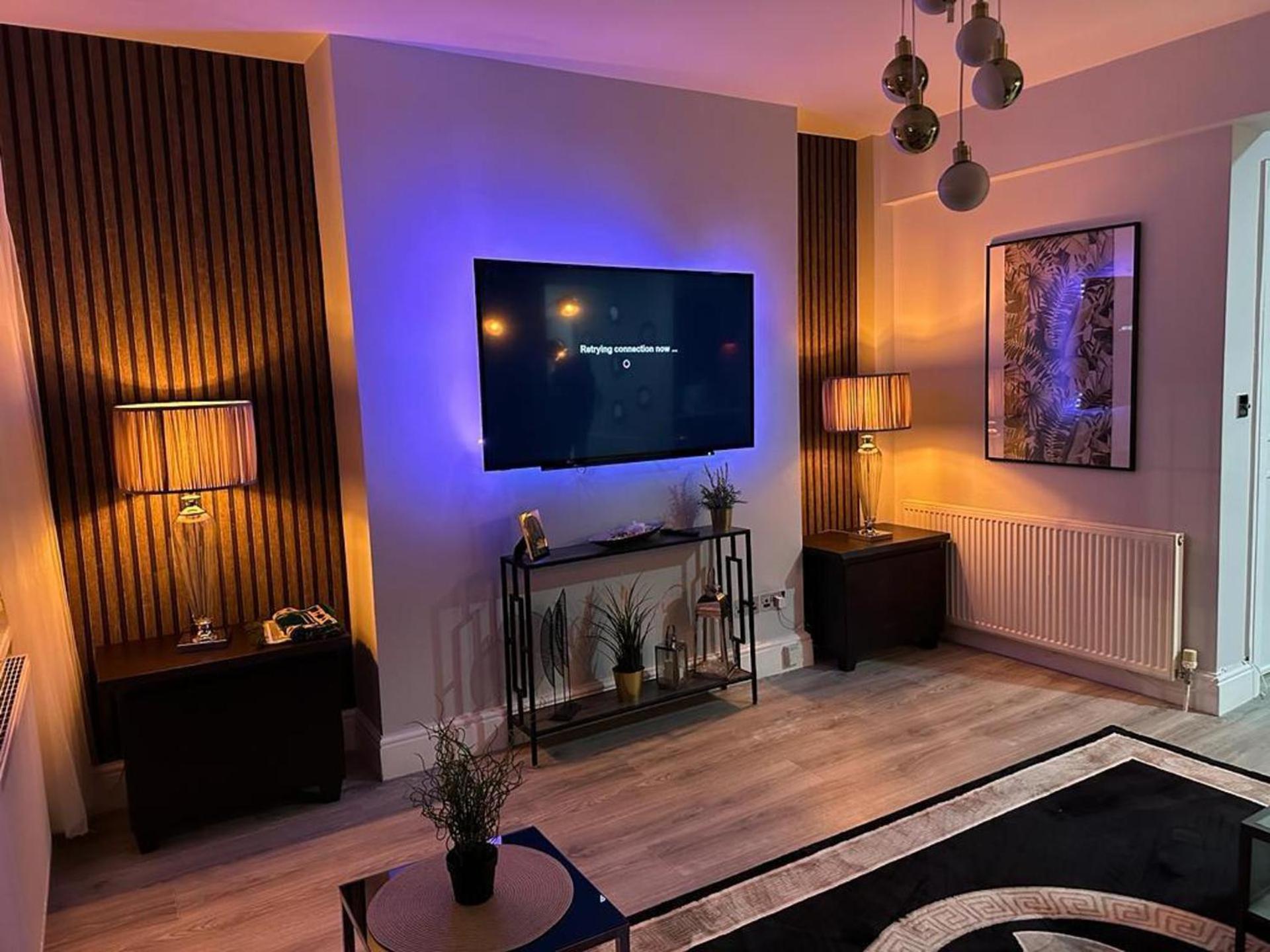 Luxury 9ine Lush Jacuzzi With Balcony Birmingham