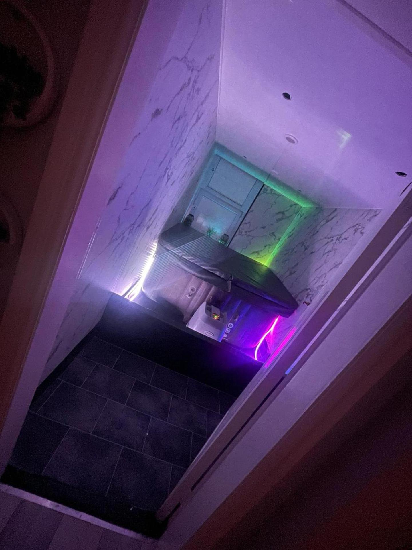 Apartment Luxury 9ine Lush Jacuzzi With Balcony *