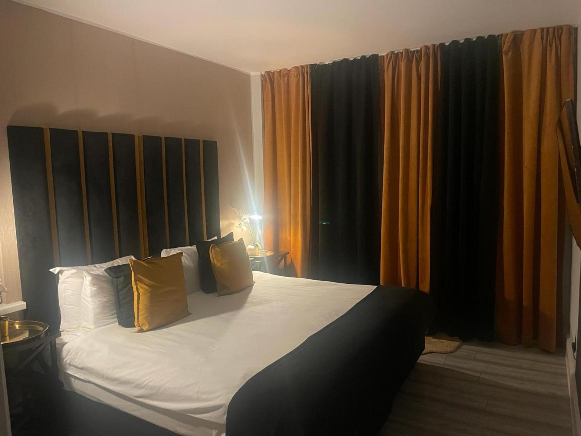Apartment Luxury 9ine Lush Jacuzzi With Balcony *
