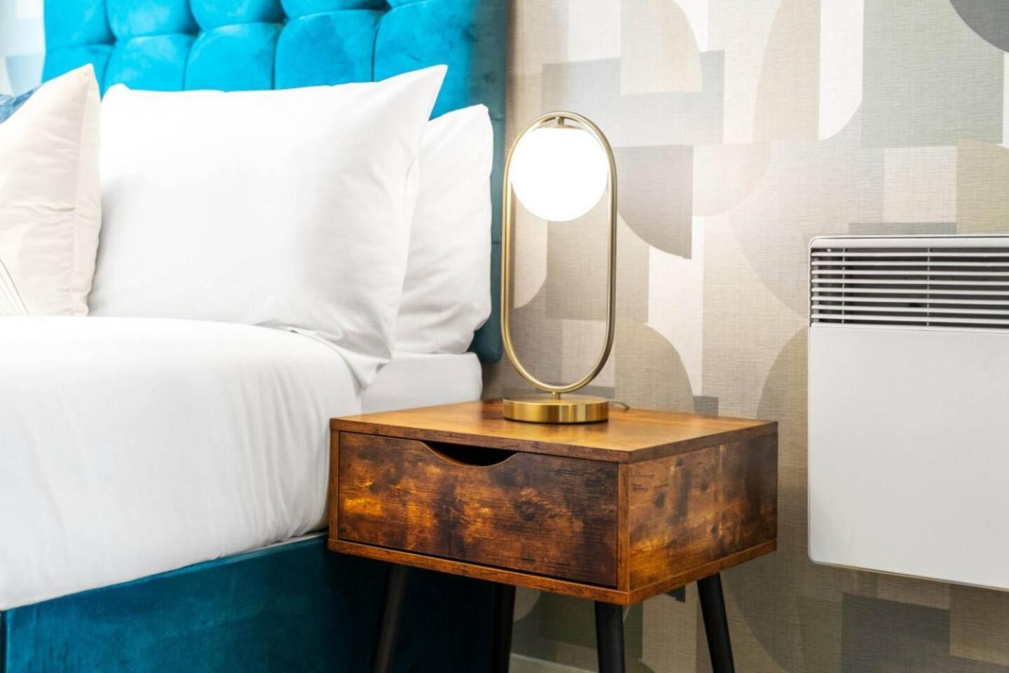 Luxe Centre - 2 Bedroom - Secure Parking - Balcony - Rated -11a Birmingham