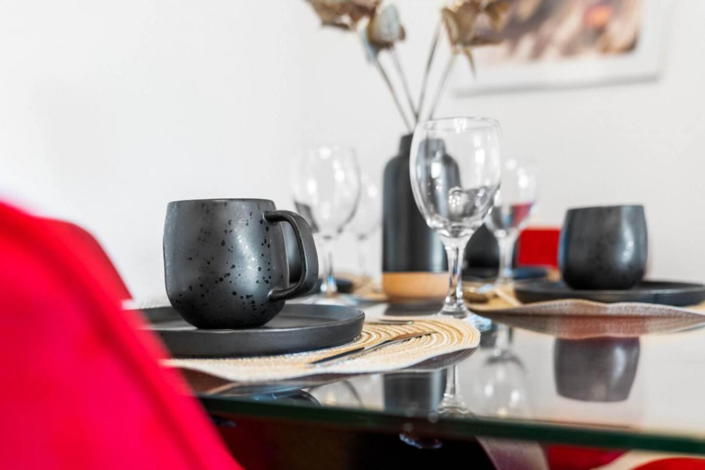 Luxe Centre - 2 Bedroom - Secure Parking - Balcony - Rated -11a Apartment Birmingham