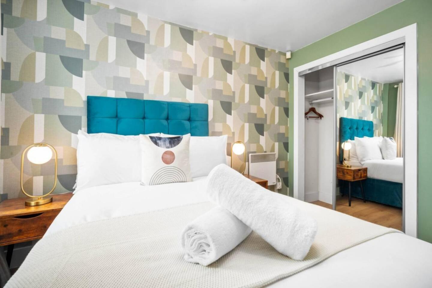 Luxe Centre - 2 Bedroom - Secure Parking - Balcony - Rated -11a * Birmingham