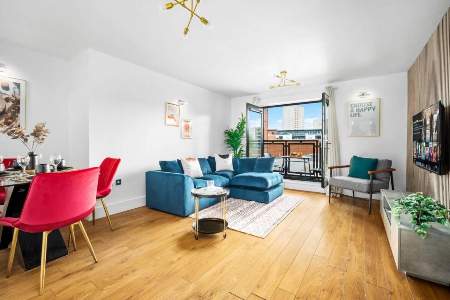 Apartment Luxe Centre - 2 Bedroom - Secure Parking - Balcony - Rated -11a Birmingham