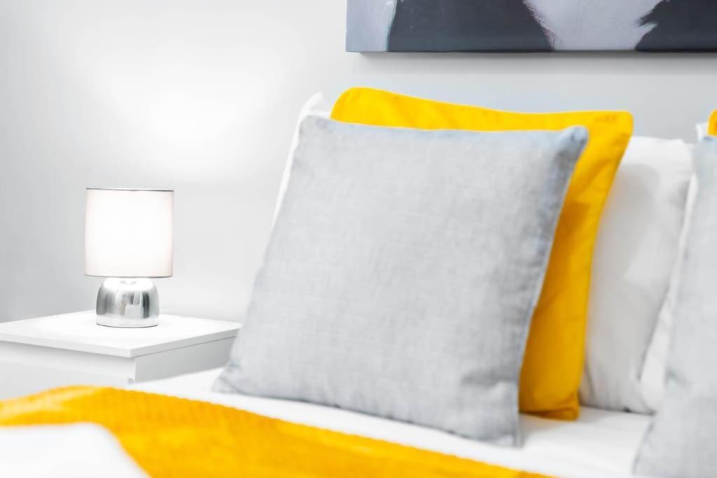 Urban 1br + Free Parking By Azura Nights * Birmingham