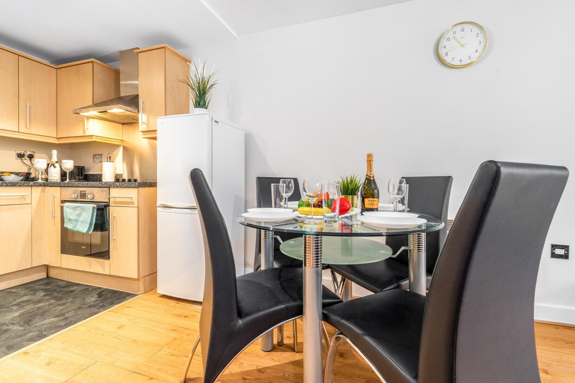 Centre - Two Bed - Digbeth - Secure Parking - Netflix - Wifi - 15a Birmingham