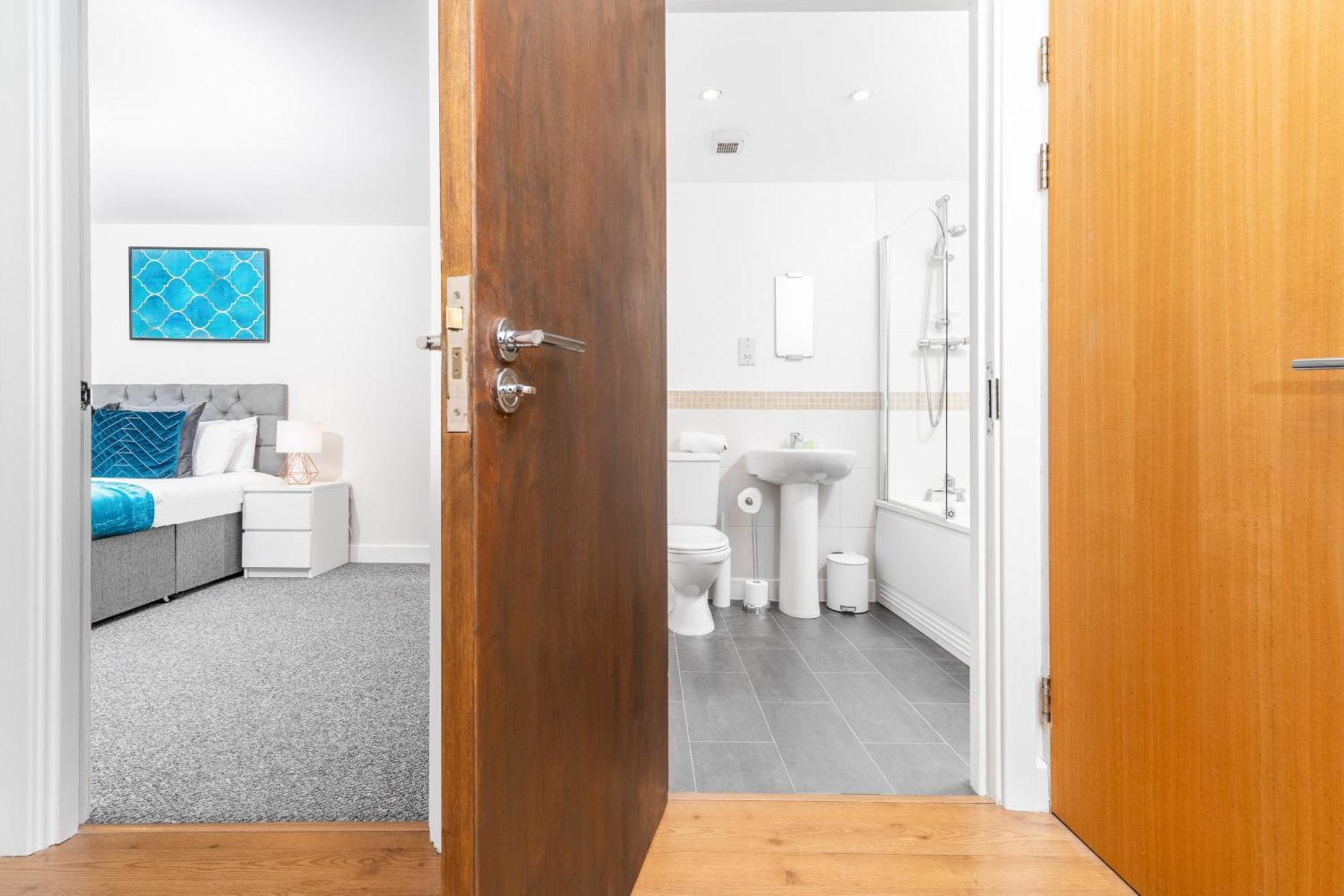 Centre - Two Bed - Digbeth - Secure Parking - Netflix - Wifi - 15a Apartment