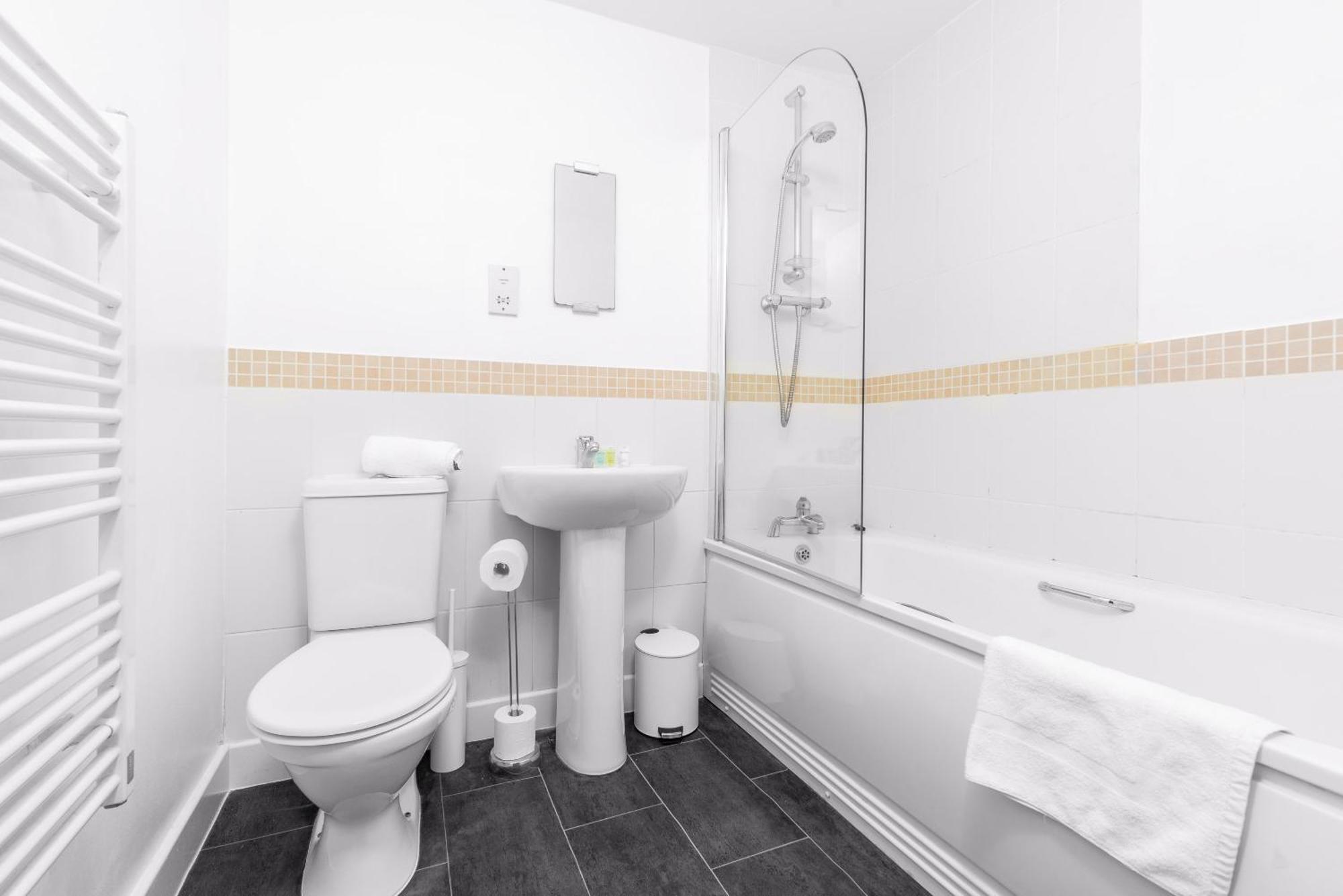 Centre - Two Bed - Digbeth - Secure Parking - Netflix - Wifi - 15a Birmingham