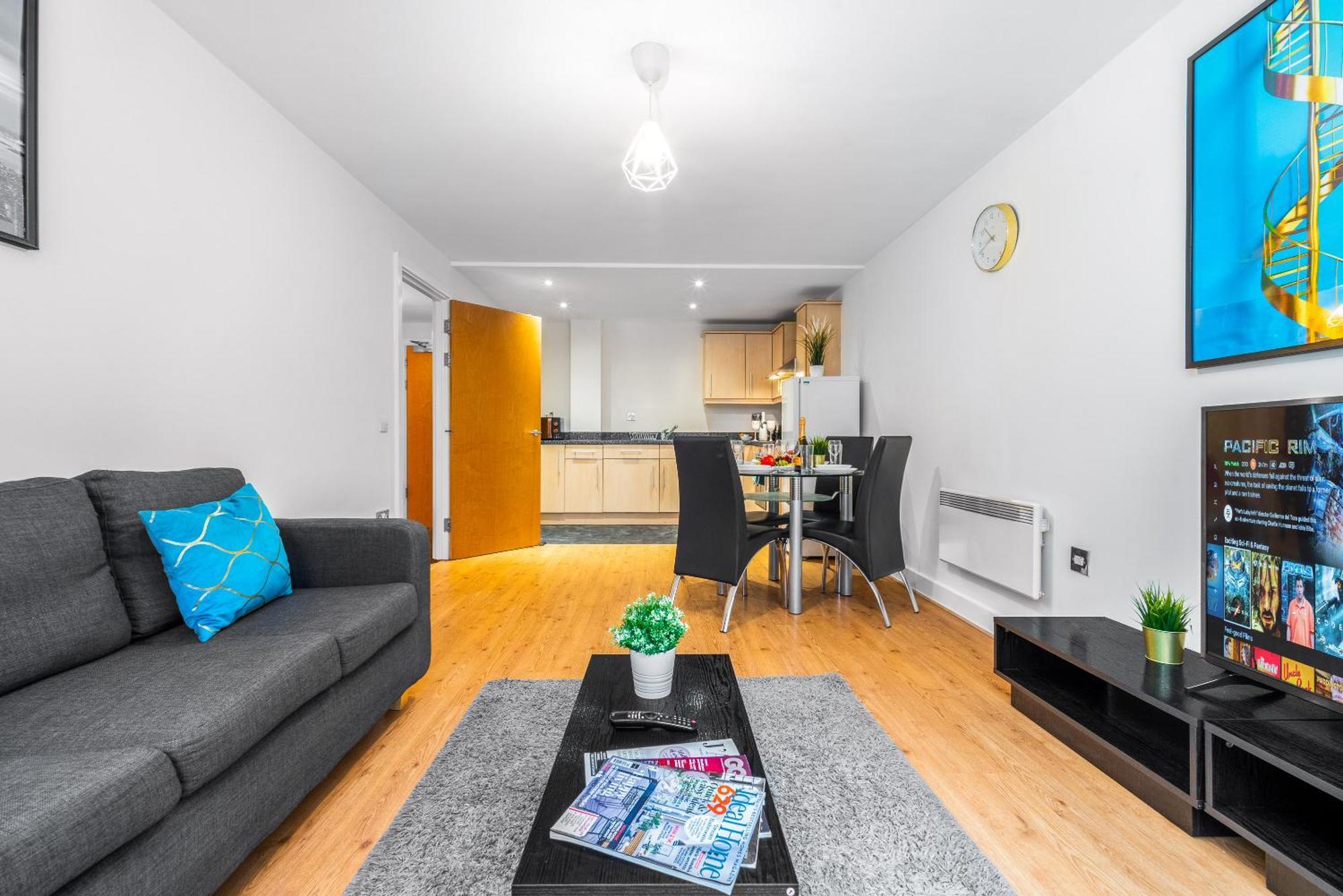 Centre - Two Bed - Digbeth - Secure Parking - Netflix - Wifi - 15a Apartment *