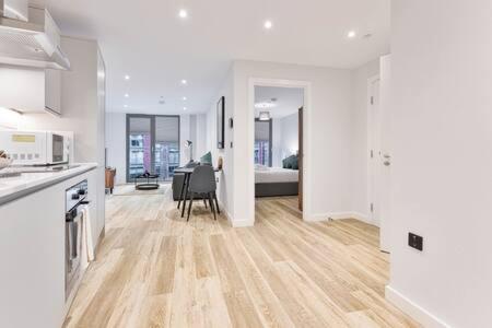Lovely 1 Bed *