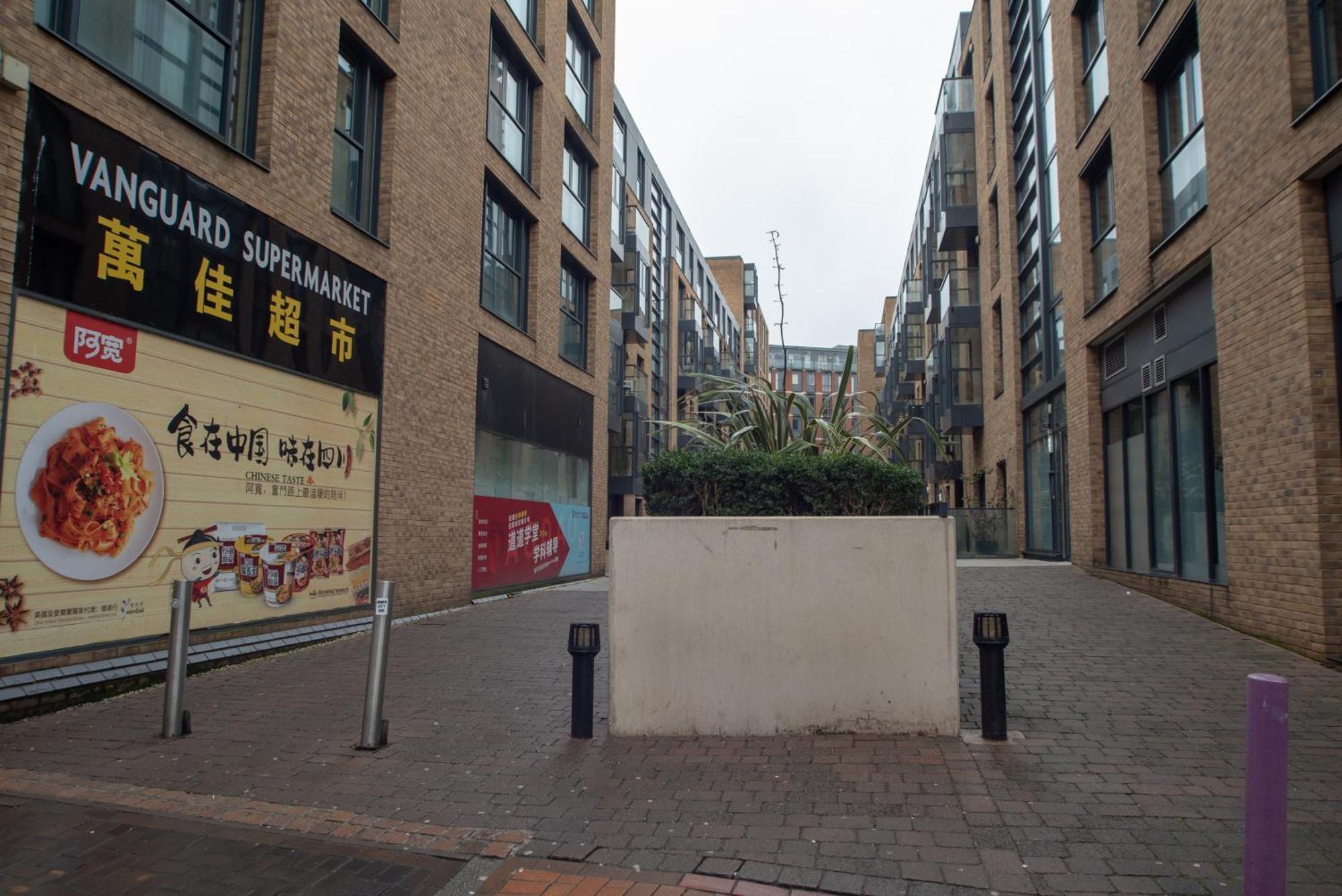 Apartment Discover Comfort And Style - Your Elegant Offers A 2-bedroom Haven With Free Secure Parking And Coffee!