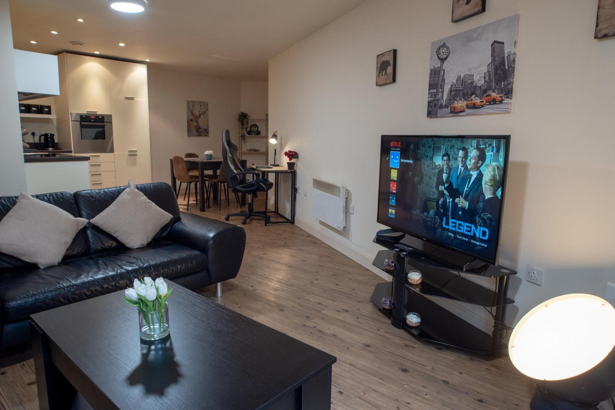 Apartment Discover Comfort And Style - Your Elegant Offers A 2-bedroom Haven With Free Secure Parking And Coffee!