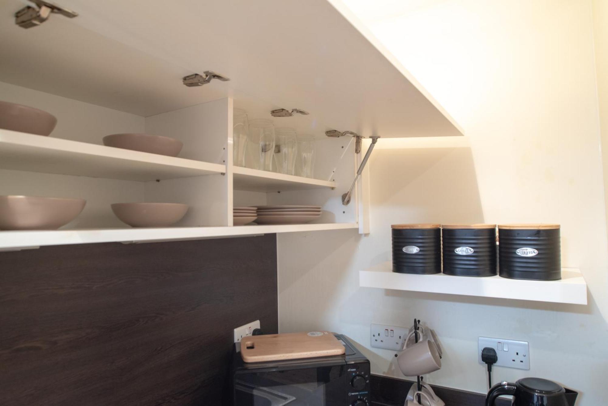 Discover Comfort And Style - Your Elegant Offers A 2-bedroom Haven With Free Secure Parking And Coffee! Apartment Birmingham