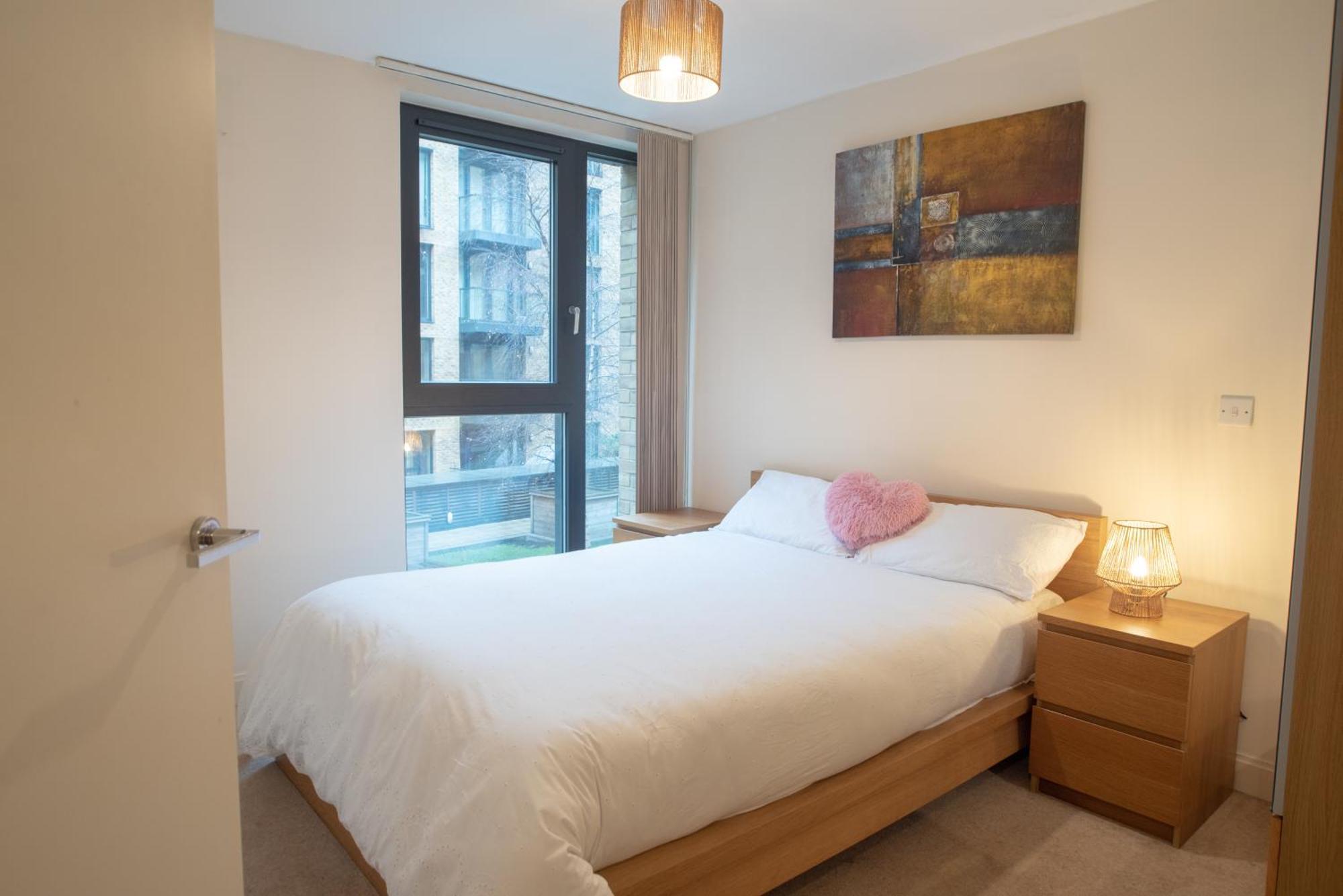 Discover Comfort And Style - Your Elegant Offers A 2-bedroom Haven With Free Secure Parking And Coffee! *
