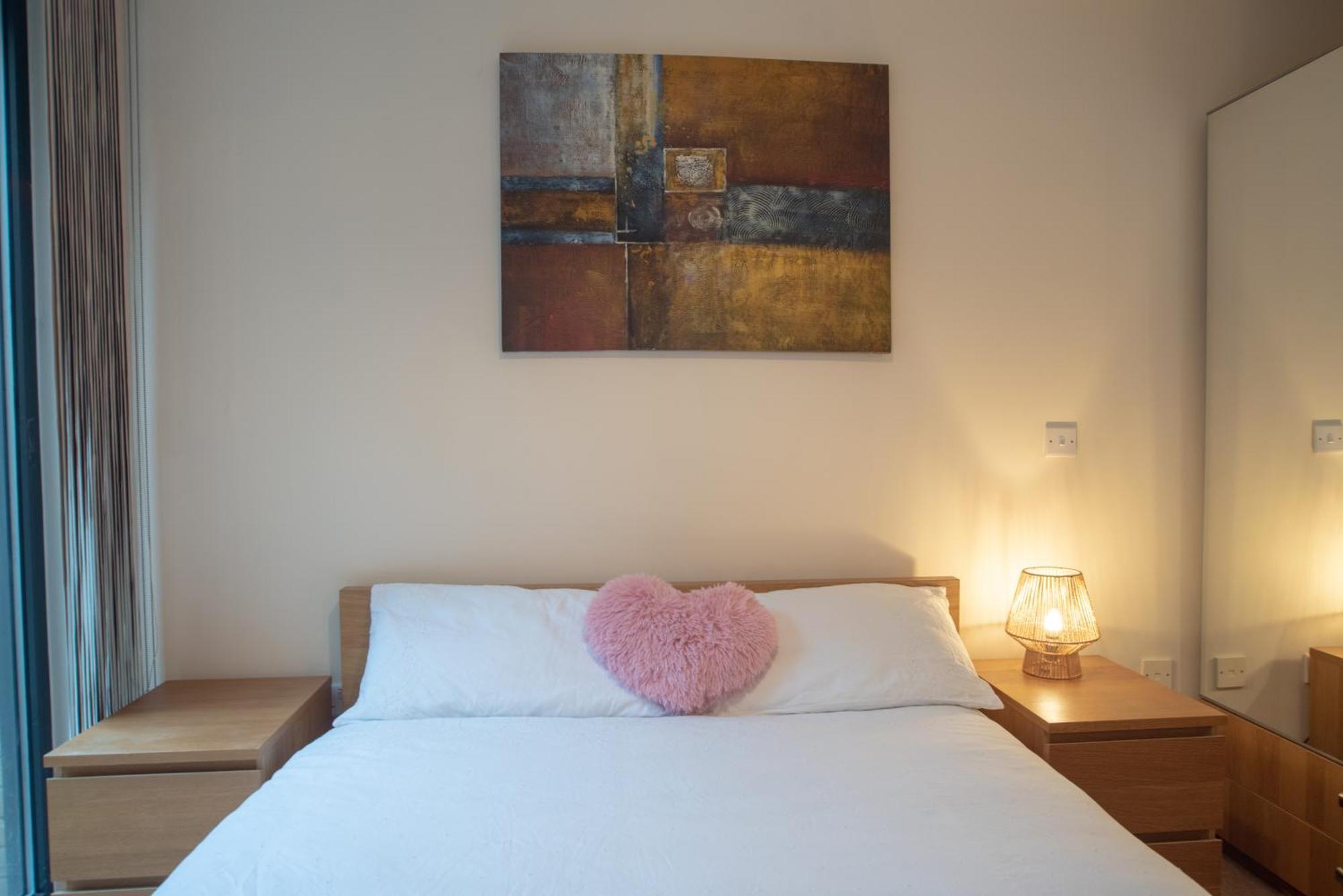 Discover Comfort And Style - Your Elegant Offers A 2-bedroom Haven With Free Secure Parking And Coffee!