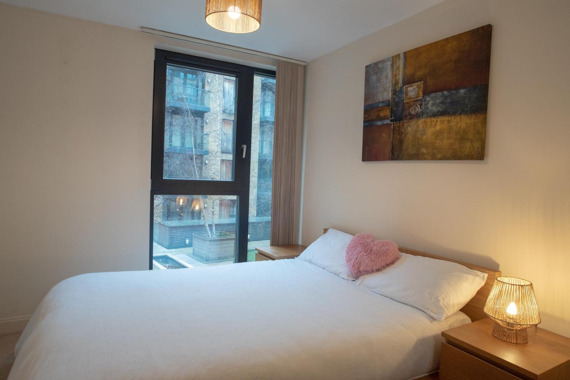 Discover Comfort And Style - Your Elegant Offers A 2-bedroom Haven With Free Secure Parking And Coffee! *