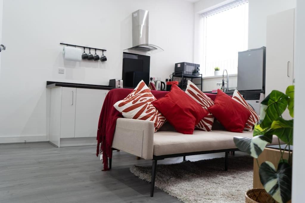 Stylish 1 Bed In Newly Refurbished Building W/ Parking & Wi-fi Apartment