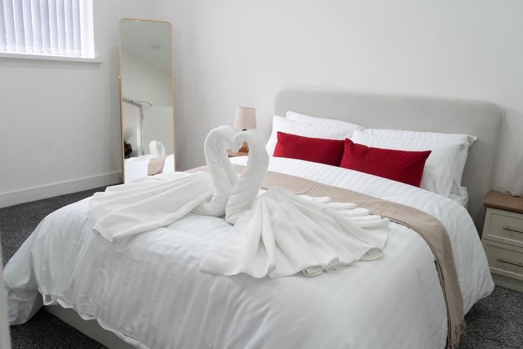 Stylish 1 Bed In Newly Refurbished Building W/ Parking & Wi-fi