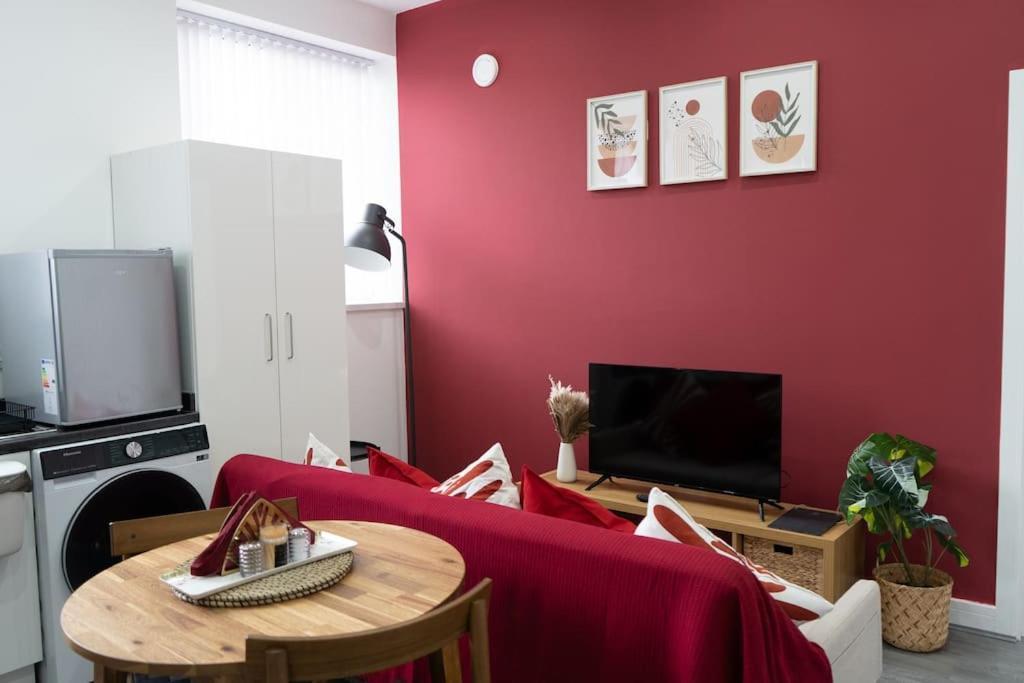 Apartment Stylish 1 Bed In Newly Refurbished Building W/ Parking & Wi-fi *