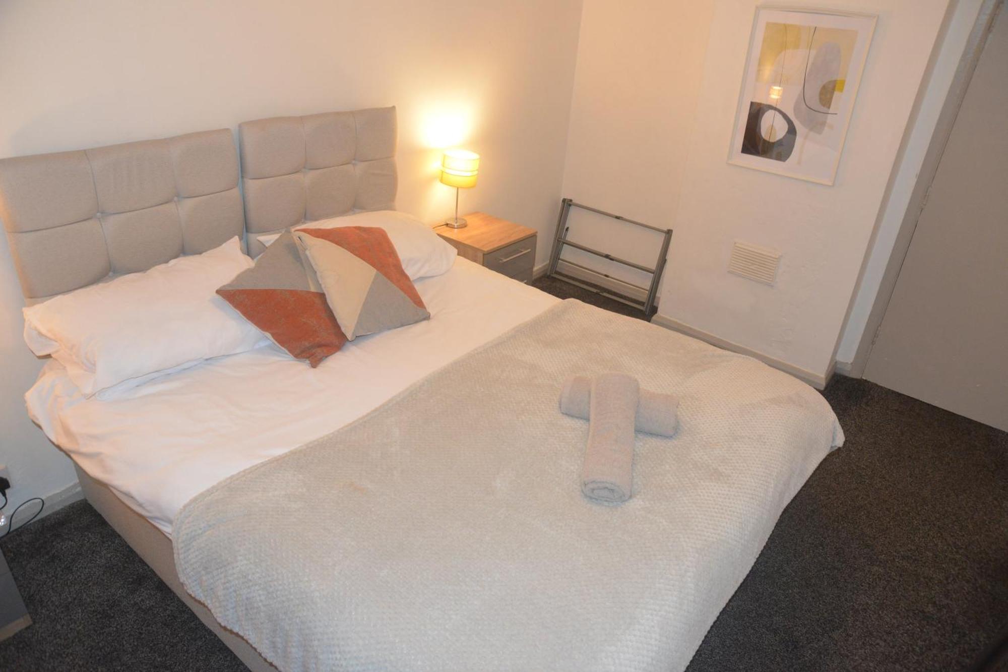 3 Bedroom House In * Birmingham